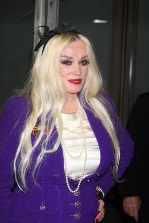 Mamie Van Doren profil kép
