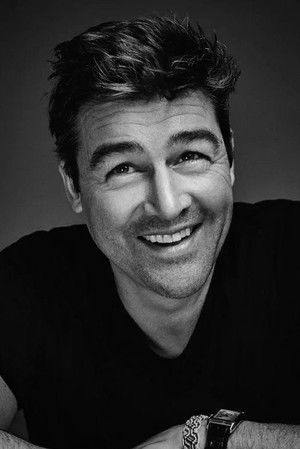 Kyle Chandler profil kép