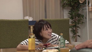 家族がいるのに大好きな叔父さんの膝の上でこっそりチ○ポ挿入そのまま中出しまでさせてしまう姪っ子 háttérkép