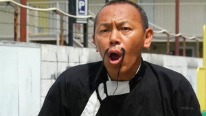 透明変態人間 háttérkép