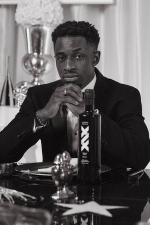 Tobi Brown profil kép