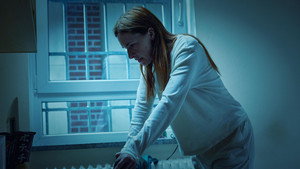 Die Stille am Ende der Nacht háttérkép