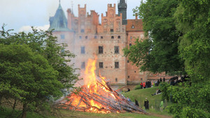 Sankthans på slottet háttérkép
