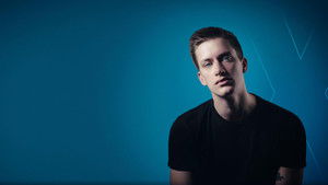 Daniel Sloss: X háttérkép