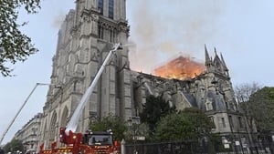 La bataille de Notre-Dame háttérkép