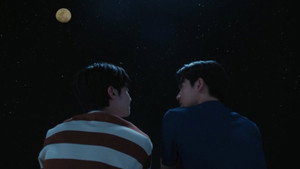 ต้นส้มอยู่บ้านเขา แต่ผลส้มหล่นมาบ้านเราตลอดเลย kép