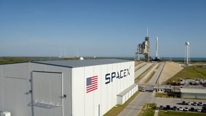 Utunk a Marsra a SpaceX-szel háttérkép