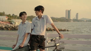 ต้นส้มอยู่บ้านเขา แต่ผลส้มหล่นมาบ้านเราตลอดเลย kép