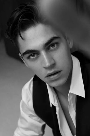 Hero Fiennes Tiffin profil kép
