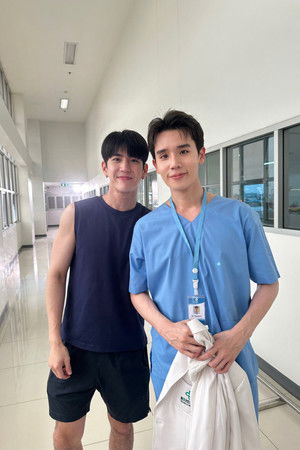 ทำนายทายทัพ poszter