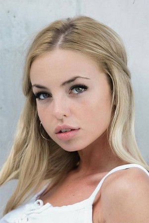 Emma Kotos profil kép