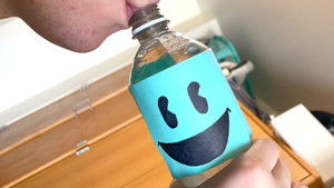 The Water Bottle háttérkép