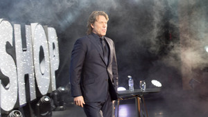 John Bishop: Winging it Live háttérkép