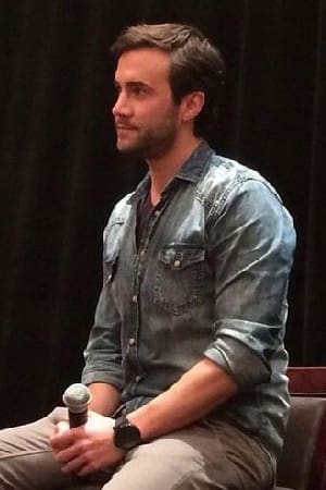 Gil McKinney