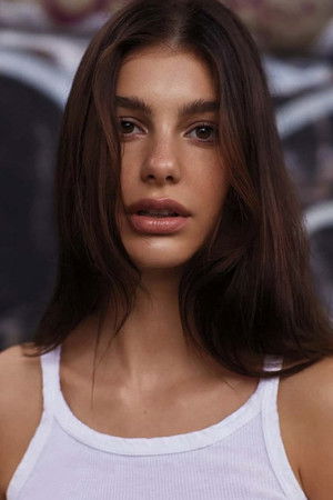 Camila Morrone profil kép