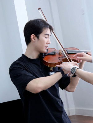 ความลับในบทเพลงที่บรรเลงไม่รู้จบ poszter