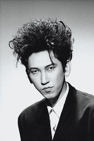 Tomoyasu Hotei profil kép