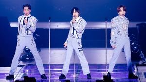 SHINee WORLD VI [PERFECT ILLUMINATION] JAPAN FINAL LIVE in TOKYO DOME háttérkép