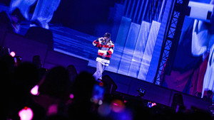j-hope Tour 'HOPE ON THE STAGE' in JAPAN: LIVE VIEWING háttérkép