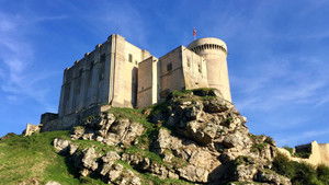 The Glorious Story of Castles háttérkép
