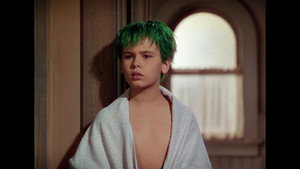 The Boy with Green Hair háttérkép