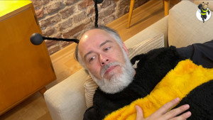 The Bee 1. évad Ep.18 18. epizód