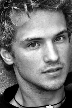 Freddie Stroma profil kép