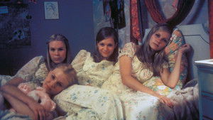 Revisiting The Virgin Suicides háttérkép