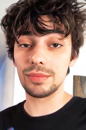 Devon Bostick profil kép