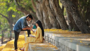 ஆதித்ய வர்மா háttérkép