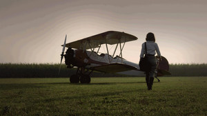 Beyond the Powder: The Legacy of the First Women's Cross-Country Air Race háttérkép