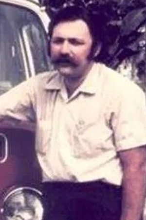Dr. Carl Lowenstein profil kép