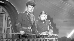 В шесть часов вечера после войны háttérkép