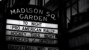 A Night at the Garden háttérkép