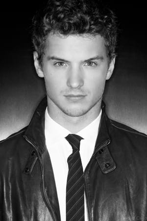 Freddie Stroma profil kép