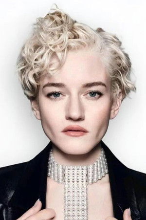 Julia Garner profil kép