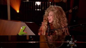 Lady Gaga & the Muppets Holiday Spectacular háttérkép