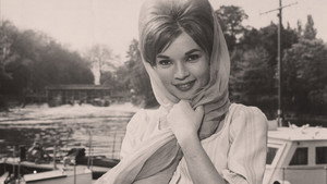 A French Mistress háttérkép