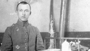 102 år i hjärtat av Europa háttérkép