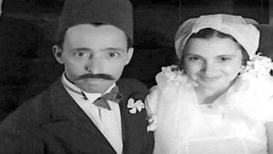 المندوبان háttérkép