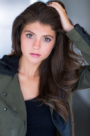 Emily Bader profil kép