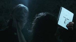 Insidious Possession háttérkép