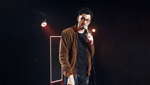 Tony Saint Laurent : Inclassable háttérkép