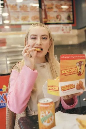 Chicken Shop Date poszter