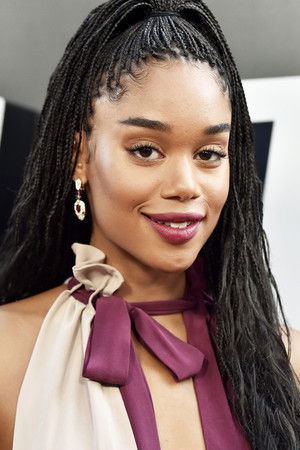 Laura Harrier profil kép