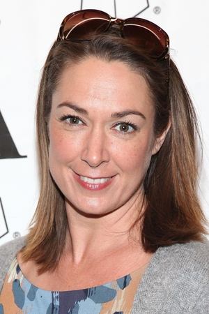 Elizabeth Marvel profil kép