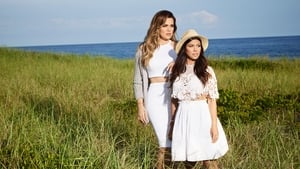 Kourtney & Khloé Take the Hamptons kép