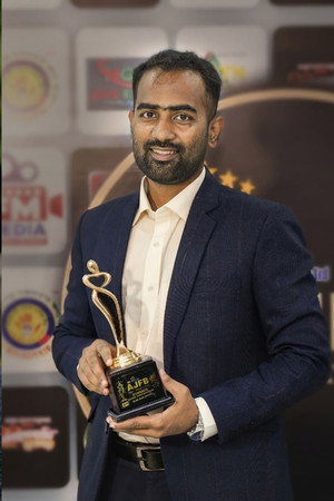 Borhan Khan profil kép