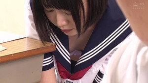 校内のラッキースケベ！！気になっていたアノ子の胸チラ乳首を見てしまった僕は興奮してしまい襲ってみると乳首イキする敏感娘だった！！ háttérkép