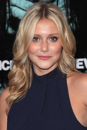 Julianna Guill profil kép